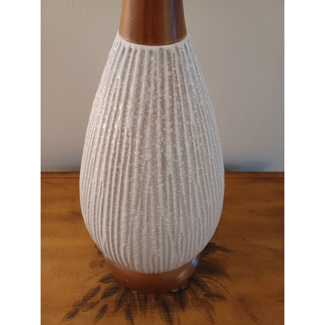 Mid Century Modern Ceramic & Wood Table Lamp For Sale In Detroit - Image 6 of 13