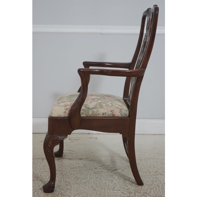 Queen Anne Set of 8 Henredon Mahogany Carved Dining Chairs For Sale - Image 3 of 18
