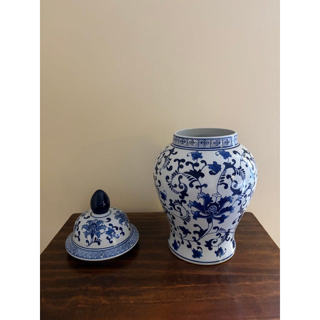 Blue Late 20th Century Chinoiserie Large Blue and White Porcelain Ginger Jar For Sale - Image 8 of 8
