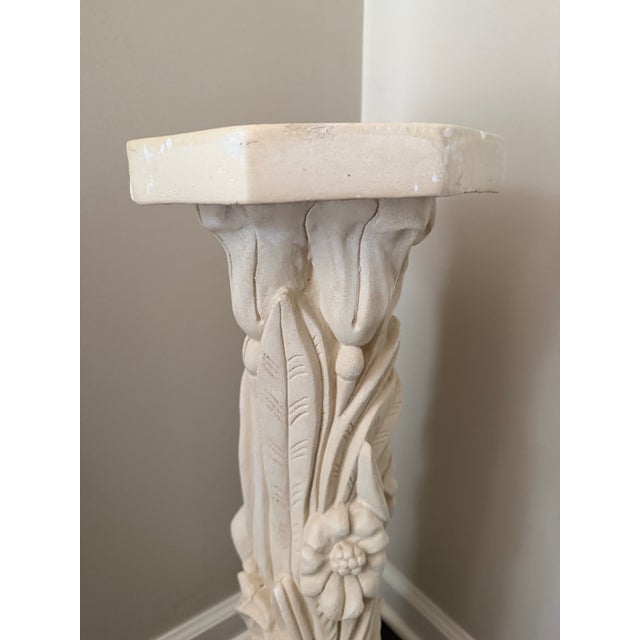 Cream Pedestal Stand Cream Floral Relief Plaster Octagonal Column Hollywood Regency For Sale - Image 8 of 9
