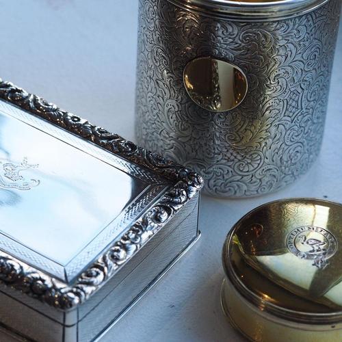 Large Antique Georgian Silver Table Snuff Box with Floral Chased Border from Joseph Willmore, 1832 For Sale - Image 10 of 18
