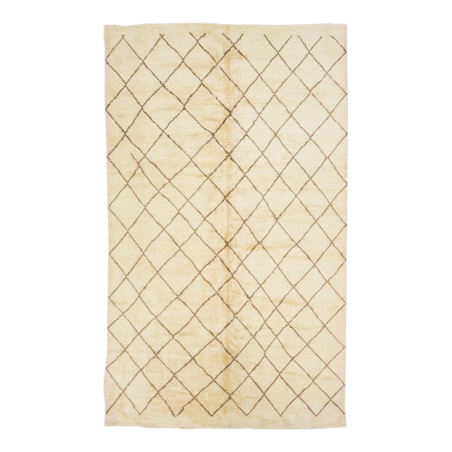 Geometric Modern Ivory Wool Rug Moroccan Style With a Tribal Pattern For Sale