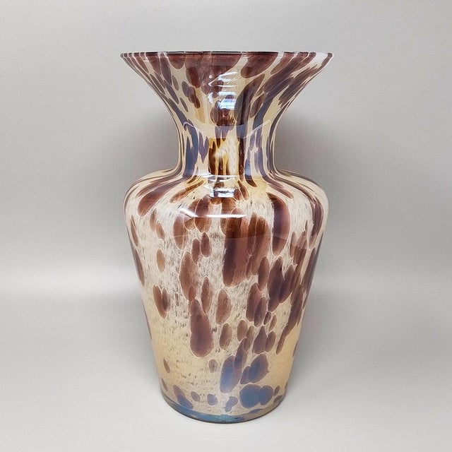 1970s Luxury handcrafted vase in Murano glass by Maestro del Vetro. Made in Italy. The item is in excellent condition....
