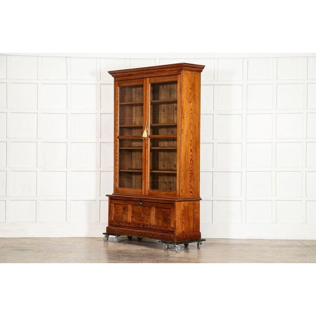Late 19th Century 19th Century English Glazed Pine Bookcase, 1880 For Sale - Image 5 of 17