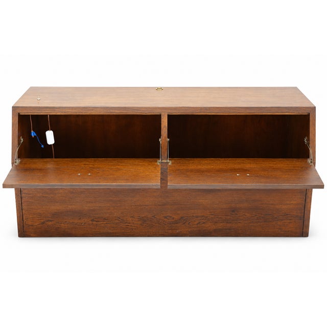 Henredon 1980s Henredon Campaign-Style Queen Headboard With Built-in Storage – Oak & Brass For Sale - Image 4 of 9