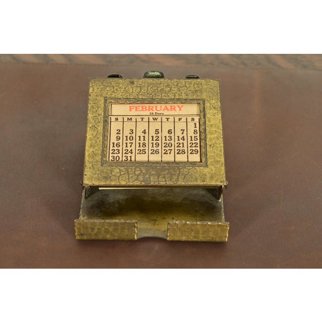 Art Deco Roycroft Arts & Crafts Brass Finished Hammered Copper Perpetual Desk Calendar Frame For Sale - Image 3 of 13