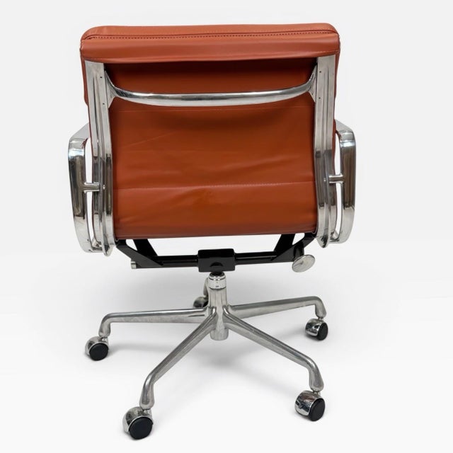 Early 21st Century Herman Miller Eames Aluminum Group Soft Pad Management Chair – Warm Cognac Leather For Sale - Image 5 of 10