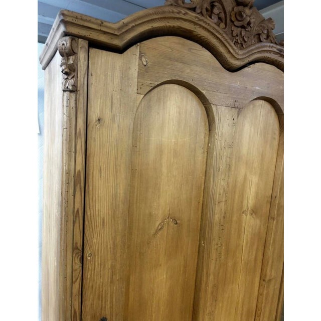Large French Country Bonnetière in Carved Pine, 1920s For Sale - Image 3 of 11