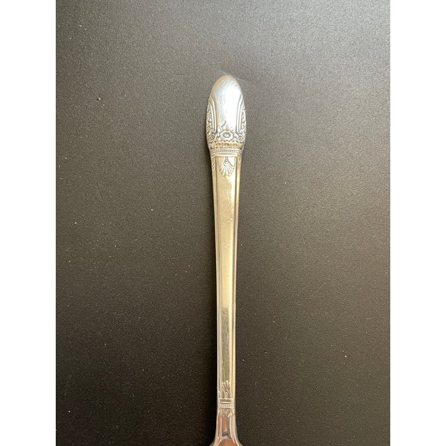 International Silver 81 Pieces 1847 Rogers Bros. First Love 1937 Silverplate Flatware Set - Service for 10 For Sale - Image 4 of 14