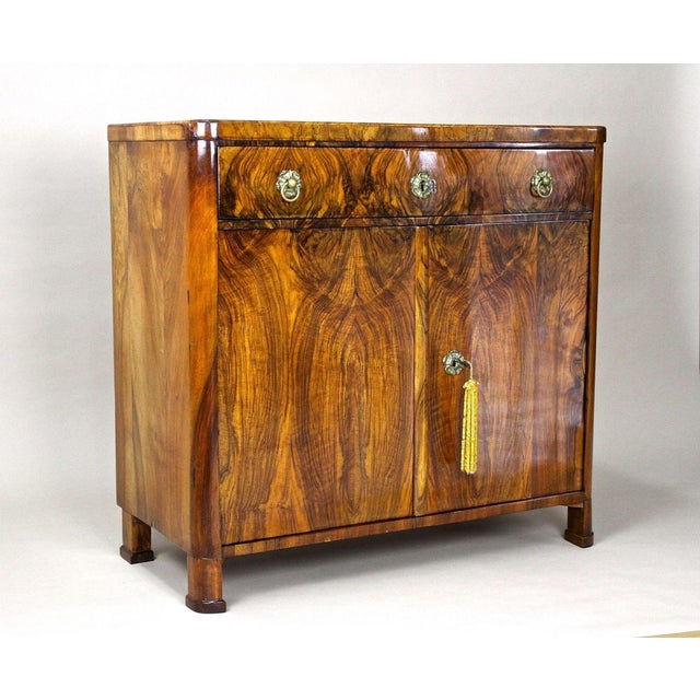 Biedermeier Commode in Nutwood, Austria, 1830s For Sale - Image 12 of 18
