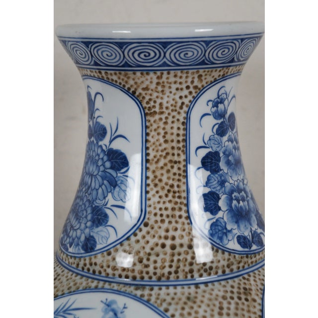 Ceramic Late 20th Century Maitland-Smith Chinoiserie Blue & Brown Floral Porcelain Mantel Vase Urn For Sale - Image 7 of 12