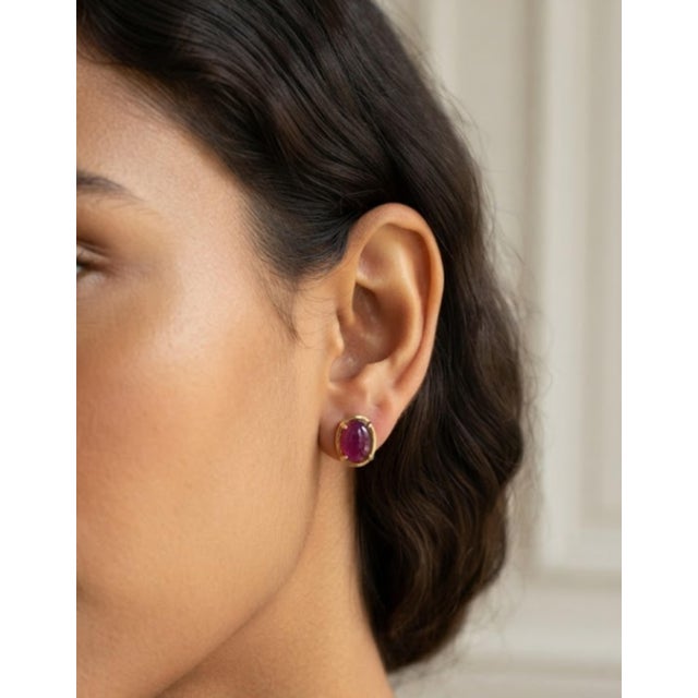 Natural Ruby 10.15cts Earring in 18k Yellow Gold For Sale - Image 4 of 8