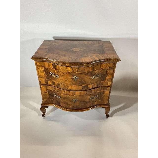 Small Baroque Chest of Drawers in Walnut, 1760 For Sale - Image 12 of 16