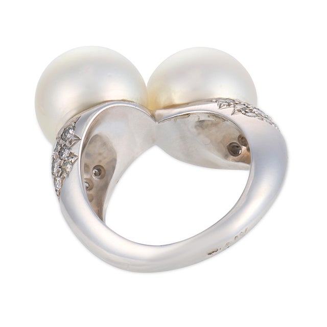 French Vintage Cultured Pearl Diamond 18k White Gold Toi Et Moi Ring, Size 6.5 For Sale In Los Angeles - Image 6 of 6