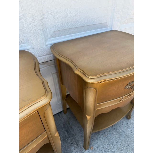 Mid 20th Century Pair of Vintage French Provincial Louis XV Style Gold Nightstands With Drawers For Sale - Image 5 of 12