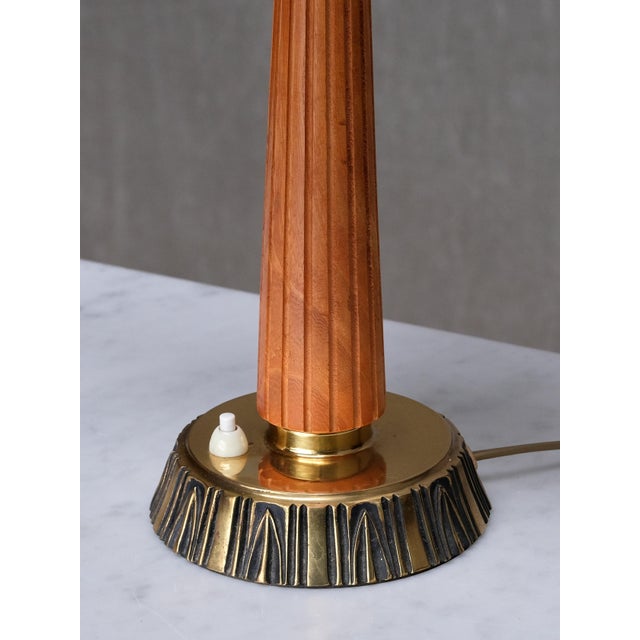 Model E1141 Table Lamps in Oak and Brass by Bo Råman for Asea, Sweden, 1950s, Set of 2 For Sale - Image 6 of 13