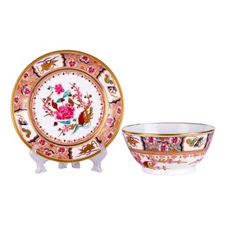 18th Century Chinese Inspired English Porcelain Hand-Painted Bowl For Sale