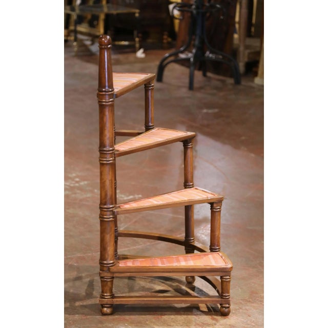 Mid-Century French Louis XIII Walnut Spiral Four-Step Library Ladder For Sale In Dallas - Image 6 of 10