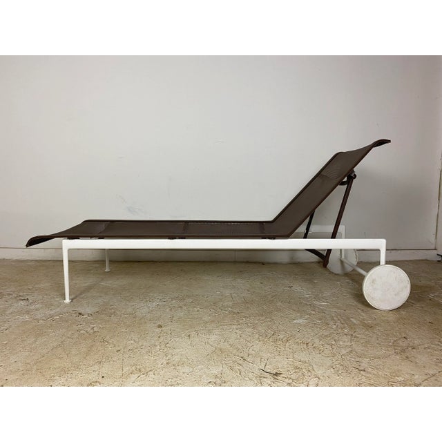 Mid-Century Modern Vintage Outdoor Chaise in the Style of Richard Schultz for Knoll - '1966 Collection' For Sale - Image 3 of 9