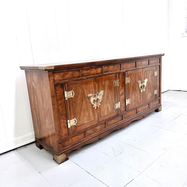 Vintage Henredon Sideboard Credenza Gorgeous brass hardware. Features two cabinets with a shelf inside each. Item is...