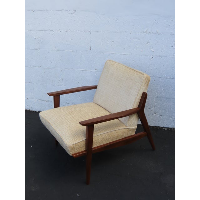 Mid-Century Modern Mid Century Modern Lounge Side Accent Chair 6614 For Sale - Image 3 of 16
