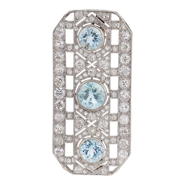 1920s French Art Deco 6.00 Carat Aquamarine Diamond Platinum Brooch For Sale