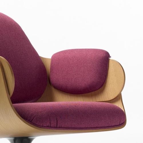 Oak and Fuchsia Upholstery Low Lounge Chair by Jaime Hayon For Sale - Image 4 of 11