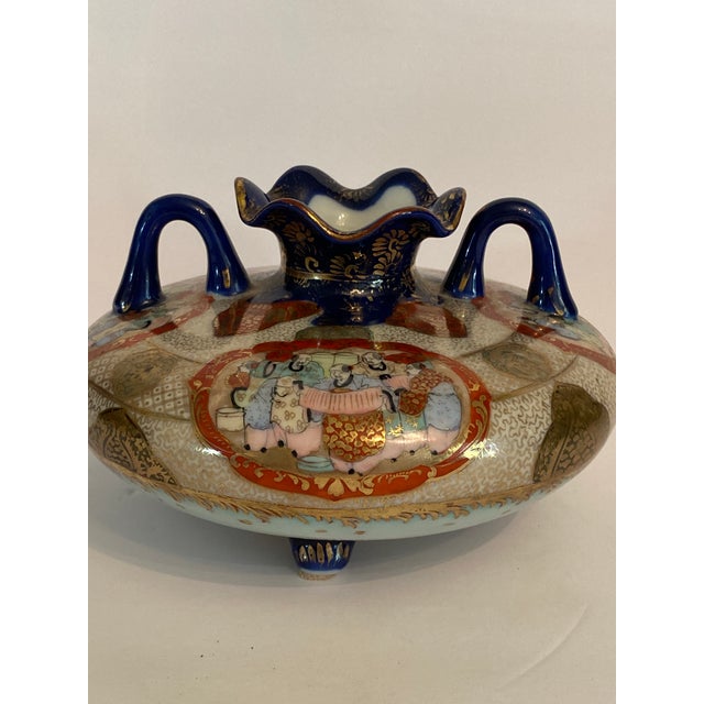1910s Kutani Japanese 3 Leg Porcelain Vase For Sale - Image 5 of 14