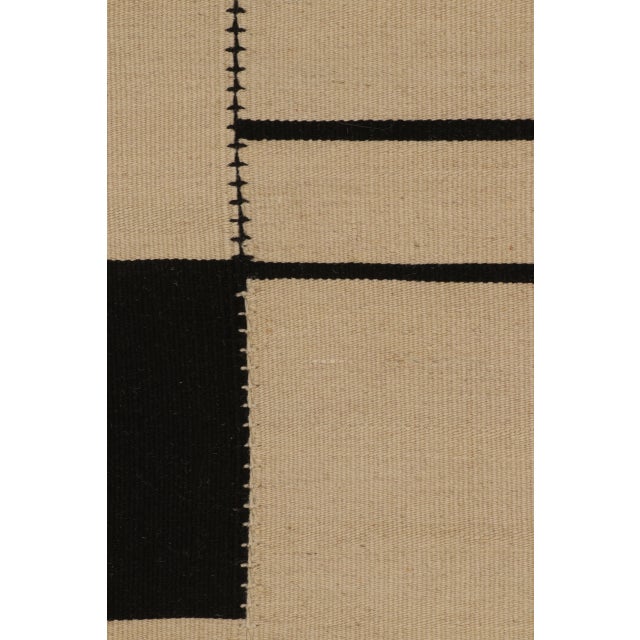 Rug & Kilim’s Contemporary Kilim With Geometric Design in Beige & Black For Sale In New York - Image 6 of 9