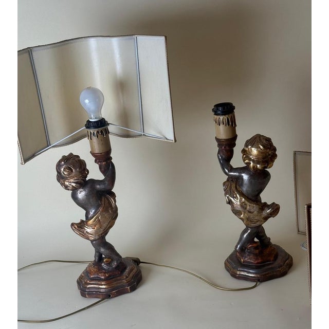 Italian Putti Table Lamps in Giltwood, 1970s, Set of 2 For Sale - Image 16 of 18