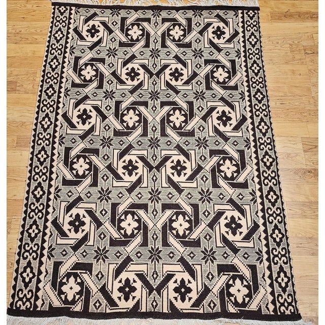 Vintage American Southwestern Rug, Handwoven Wool, Geometric Pattern, Tan & Brown, 5’ X 7’ For Sale In Chicago - Image 6 of 12