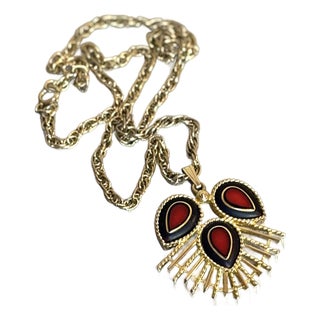 1960s-70s Red Stone / Gold Tone Pendant Necklace For Sale