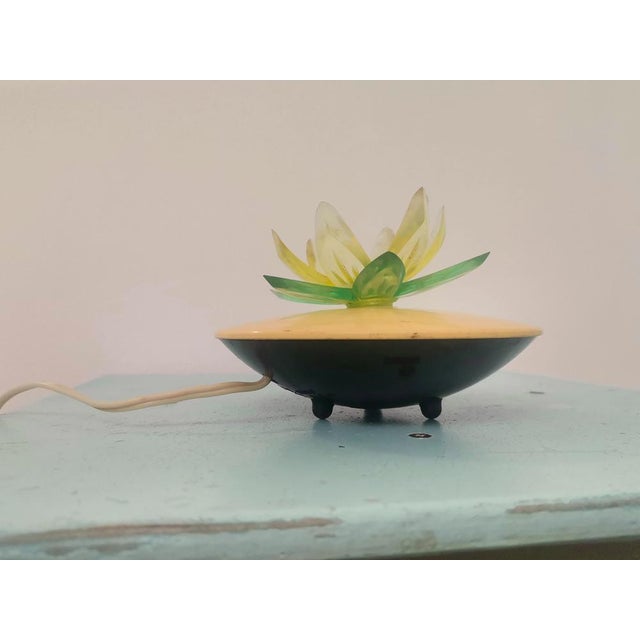 Green Acrylic Water Lily Night Light Lamp, Eastern Europe, 1970s For Sale - Image 4 of 18