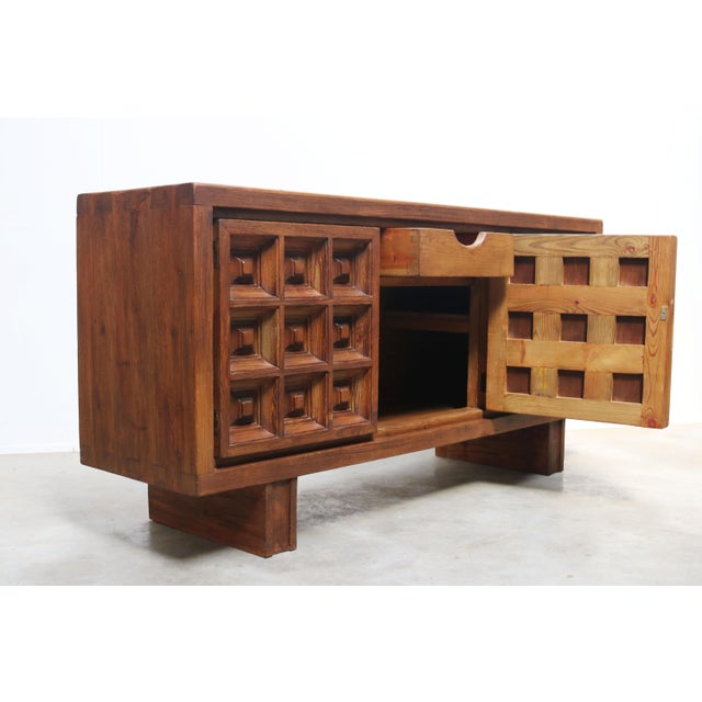 Mid-Century Brutalist Sideboard in Stained Pine by Biosca, Spain, 1960 For Sale - Image 6 of 18
