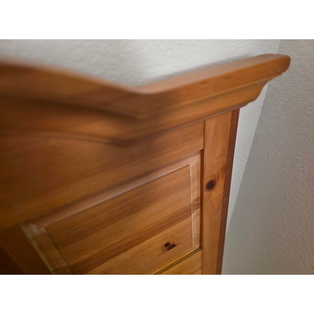 Vintage Broyhill Fontana Honey Oak Queen Bed | One-Owner | Excellent Condition For Sale - Image 15 of 16