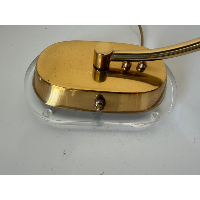 Vintage Brass Mussel Shell Table Lamp With Lucite Base For Sale - Image 9 of 11