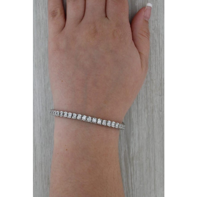 2010s 4.70ctw Diamond Tennis Bracelet Platinum 7" 5.2mm For Sale - Image 5 of 7
