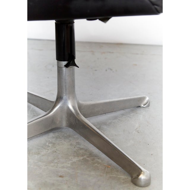 P125 Swivel Chair by Oswaldo Borsani for Tecno, 1960s For Sale - Image 9 of 18