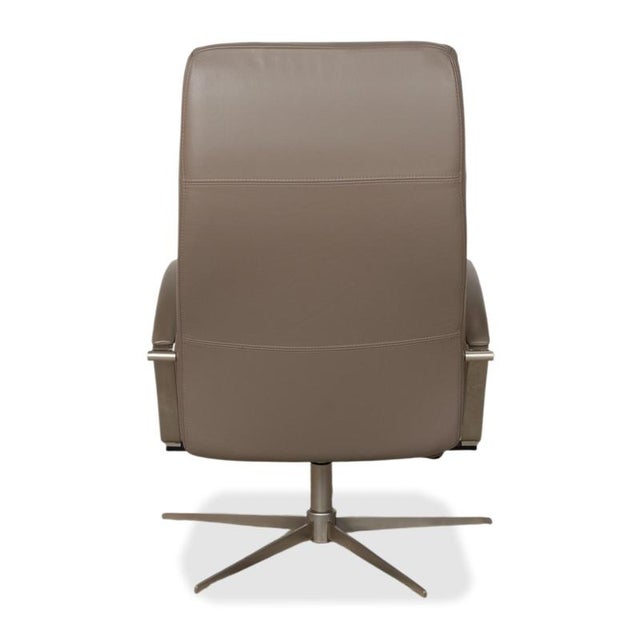 Wing Armchair in Leather from BoConcept For Sale - Image 12 of 16