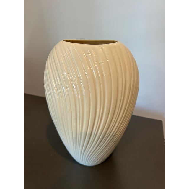 Ivory Vintage Lenox Mirage Porcelain Vase – Ivory Cream Ribbed “Windswept Flutes” Design For Sale - Image 8 of 12