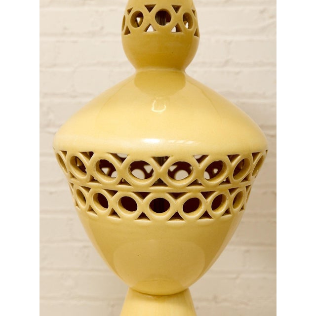 Vintage Mid-Century Atomic Ceramic Table Lamp With Cutout Base For Sale - Image 9 of 12