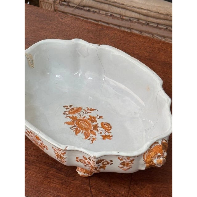 French Moustiers Faience Footed Tureen and Cover, C. 1760, France For Sale - Image 3 of 9