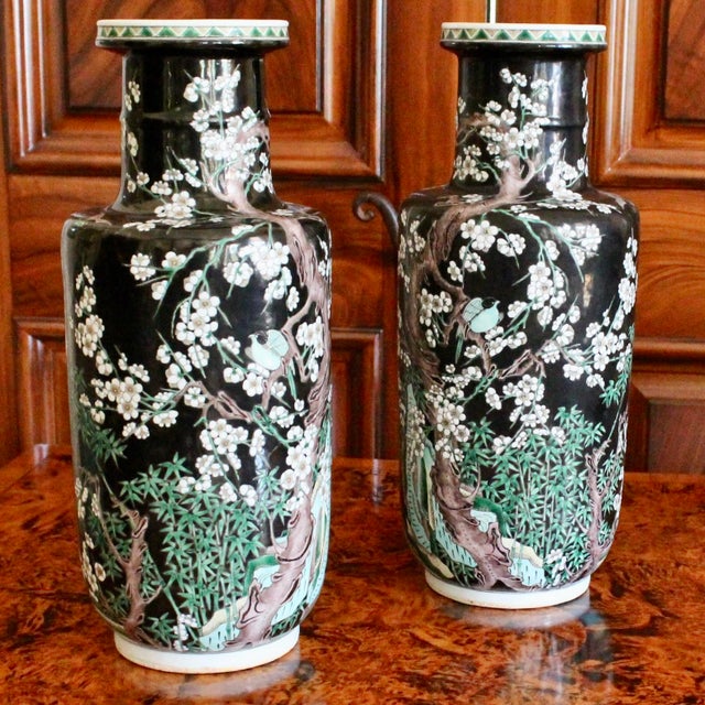 Chinese Pair of Large Famille Noir Chinese Porcelain Vases For Sale - Image 3 of 18