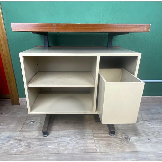 Industrial Industrial Side Table by Daciano Da Costa for Metalúrgica da Longra, 1960s For Sale - Image 3 of 17