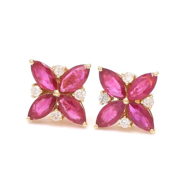 3.78 cts Natural ruby and 0.36 cts diamond earring in 18k gold For Sale - Image 4 of 18