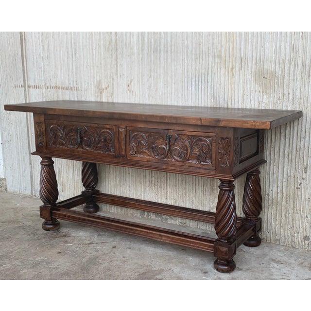Spanish 19th Century Spanish Low Console Table With Solomonic Legs & Two Carved Drawers For Sale - Image 3 of 11
