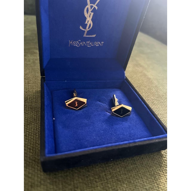 Rare YVES SAINT LAURENT "YSL" Gold Plate Cufflinks In Original Blue Velvet Case For Sale In New York - Image 6 of 18