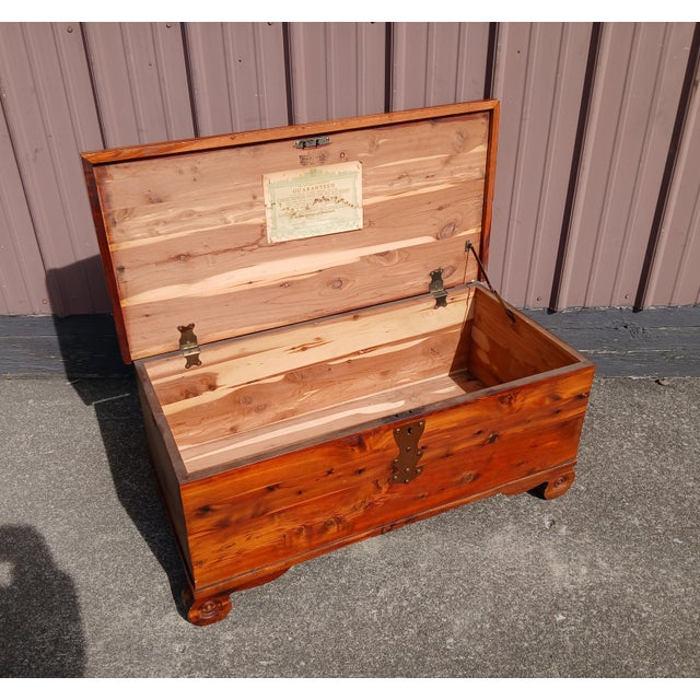 American Antique Ed Roos Forest Park Cedar Chest With Riveted Copper Hardware 1920s For Sale - Image 3 of 14