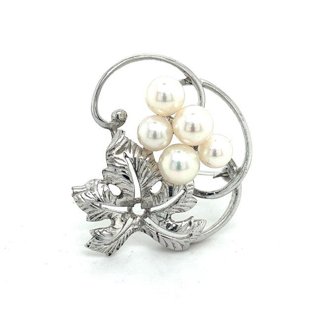 Japanese 1990s Mikimoto Estate Akoya Pearl Brooch Pin Sterling Silver For Sale - Image 3 of 8