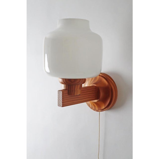 Scandinavian Wooden Wall Lamp with Onion-Shaped Lampshade, Sweden, 1970s For Sale - Image 6 of 14